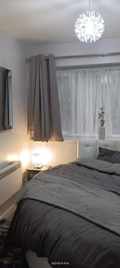Lister Park Bradford Stylish 1Bed Coach House - Quiet & Tranquil Cottage & Parking Ngoại thất bức ảnh