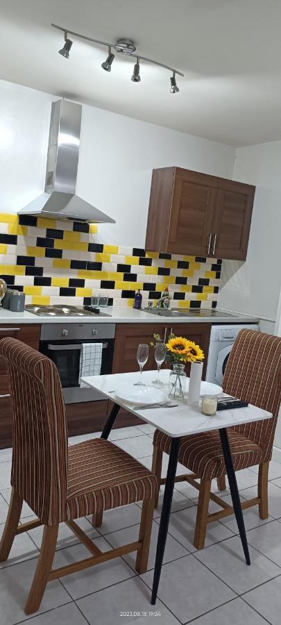 Lister Park Bradford Stylish 1Bed Coach House - Quiet & Tranquil Cottage & Parking Ngoại thất bức ảnh